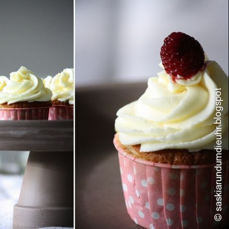 Cupcakes mit Himbeeren