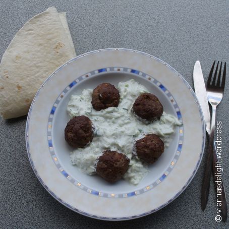 gebackene Fleischbällchen mit Tzaziki