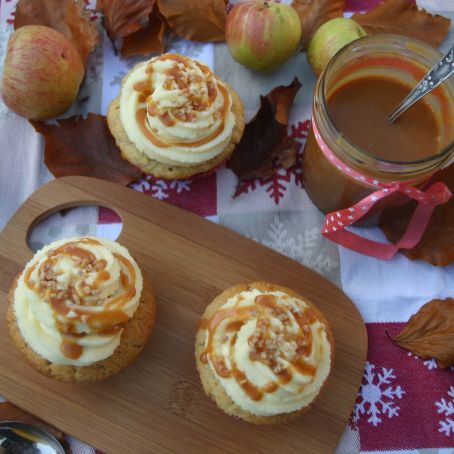 Apfel-Zimt Cupcakes mit Karamellfrosting