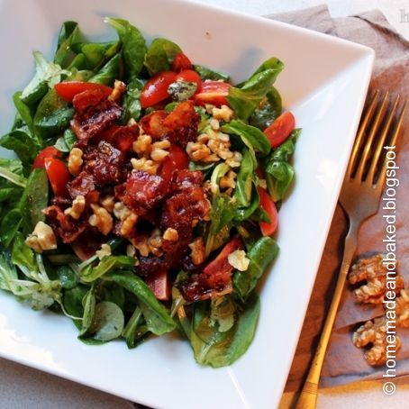 Winterlicher Feldsalat mit Bacon und Walnüssen