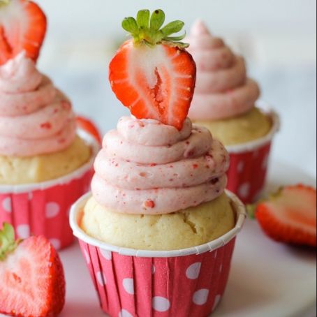 Sonni´s glutenfreie Vanille - Erdbeer Cupcakes