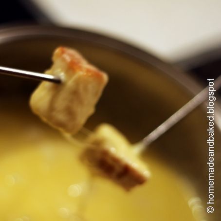 Klassisches Schweizer Fondue moitiè-moitiè