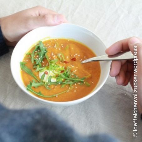 Karotten-Suppe mit Linsen