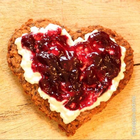 Knäckebrot glutenfrei mit Buchweizenmehl oder anderen Mehlsorten