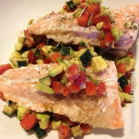 Lachs mit bunter Salsa