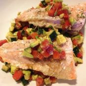 Lachs mit bunter Salsa