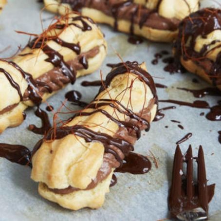 Liebesknochen mit Chili-Schoko-Creme