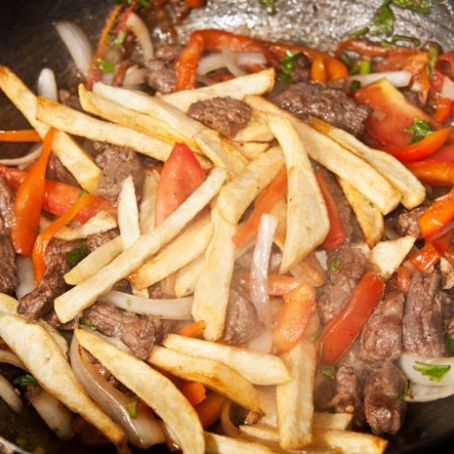 Lomo Saltado (springendes Fleisch)