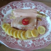 Lachs mit Spargel und Erbeer-Hollandaise