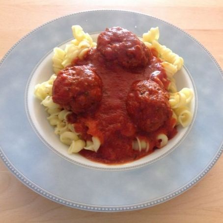 Amerikanische Meatballs in Tomatensoße