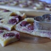 Ungarischer Milchkuchen mit Sauerkirschen