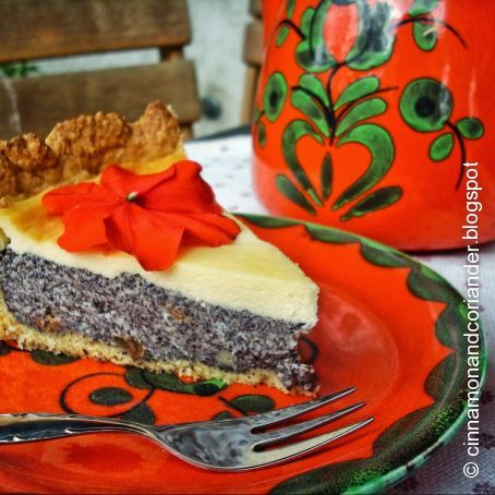 Poppyliscious: Der supersaftige Mohnkuchen mit Rumrosinen und Schmandguss