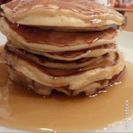 Pancakes mit Ahornsirup