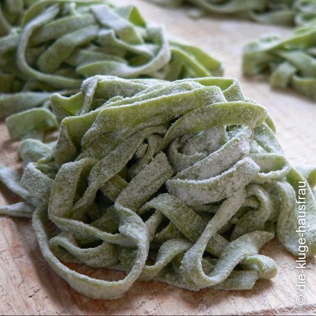 Grüne Tagliatelle