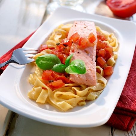 Lachs-Tomaten Pasta