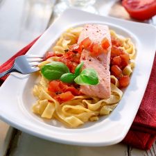 Lachs-Tomaten Pasta