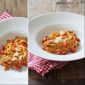 Pasta mit Bacon-Tomatensauce