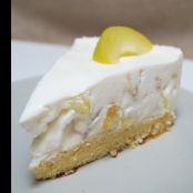 Quarktorte mit gelben Pflaumen