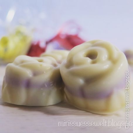 Beeren-Pralinen mit Macadamia und Tonkabohne