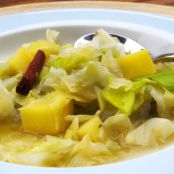 Spitzkohleintopf mit Zimt, Fenchel und Kreuzkümmel