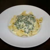 Pasta mit Spinat-Gorgonzola-Sauce