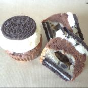 Schoko Cupcakes mit Oreo Cookie Dough Kern