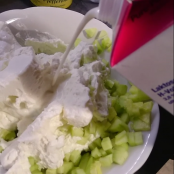 Tarator Salat - dt. kalte Gurkensuppe als Salat - Schritt 6