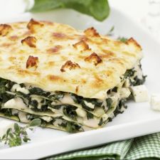 Fleischlos genießen: Saftige SPINAT-FETA-LASAGNE - Eine herzhaft leichte Variante des Klassikers!