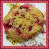 Streuselteilchen mit Johannisbeeren