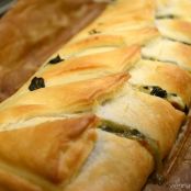 Blätterteigstrudel mit Spinat-Lachs-Füllung