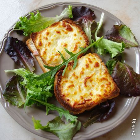 Croque Monsieur mit Ziegenkäse und Honig