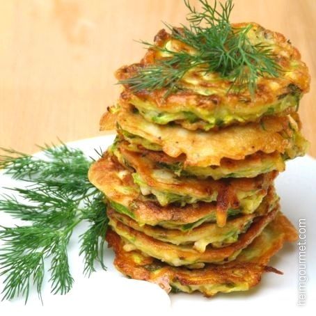 ZUCCHINI-Puffer aus dem Thermomix! Einfach, schnell und lecker! (3.9/5)