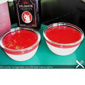 Mandelcreme mit Amaretto und Erdbeersauce