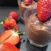 Vegane und laktosefreie Mousse au Chocolat