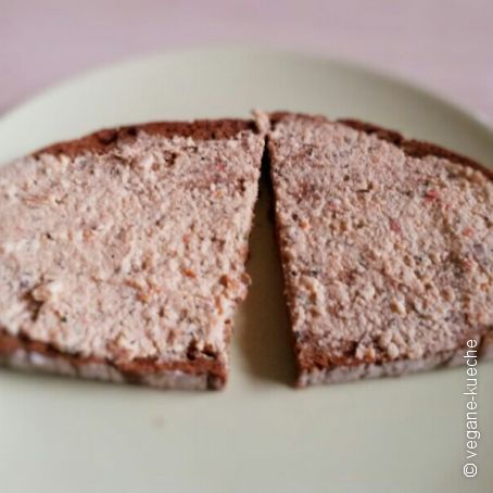 veganer würziger Tomatenaufstich wie Frischkäse