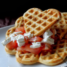 Pikante Waffeln mit Röstzwiebeln