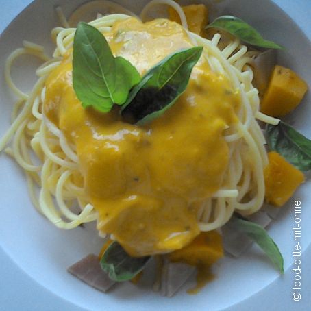 glutenfreie Nudeln mit Kürbis - Ingwer - Soße