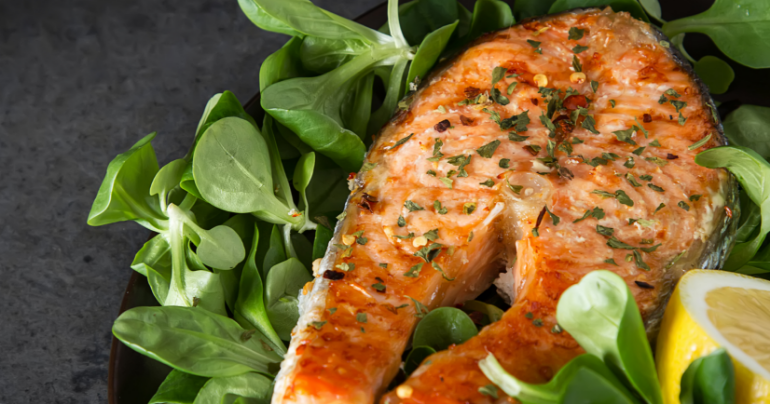 Lecker und leicht: Lachs mit rosa Pfeffer und Zitrone