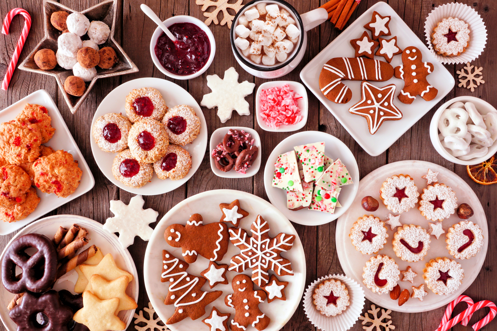 In der Weihnachtsbäckerei Die 30 besten traditionellen Weihnachtskekse