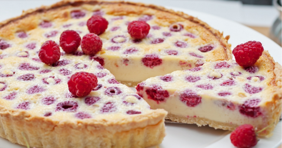 Dieser wunderbar saftige Himbeer-Brombeer-Käsekuchen wird der Hit auf ...