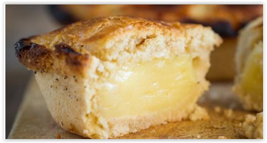 Die berühmten Pasticciotte aus Lecce mit Zitronenfüllung
