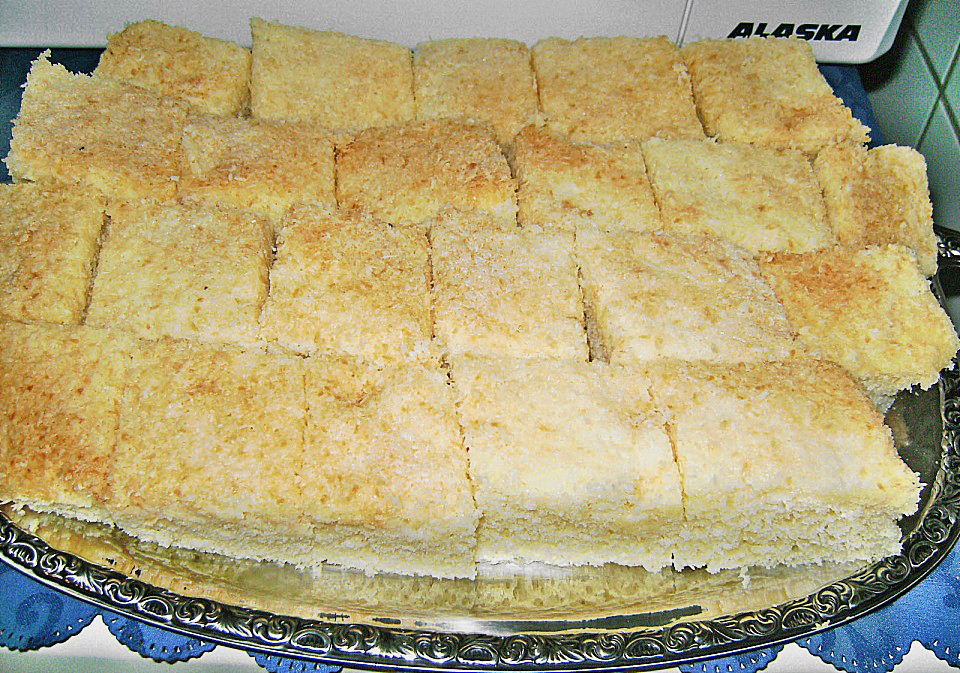 Buttermilchkuchen mit Kokosflocken (3.7/5)