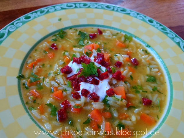 Türkische Linsen-Reis-Suppe mit gebratener Sucuk (3.5/5)