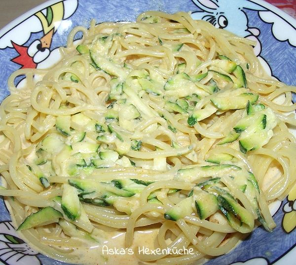 Spaghetti mit Zucchiniraspel (3.4/5)