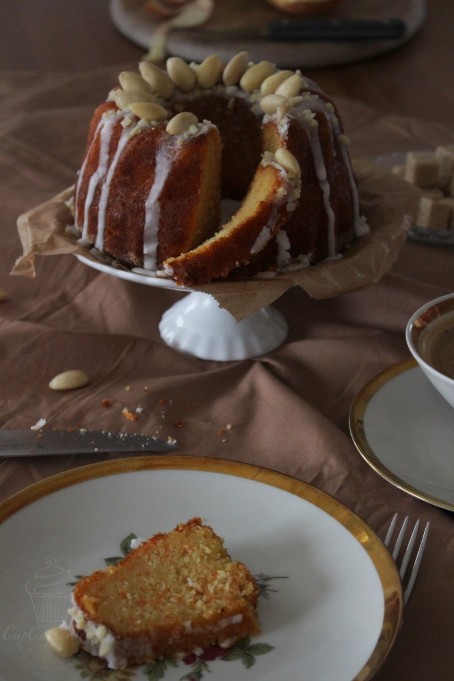 Saftiger Karotten - Apfel Gugelhupf (1.8/5)