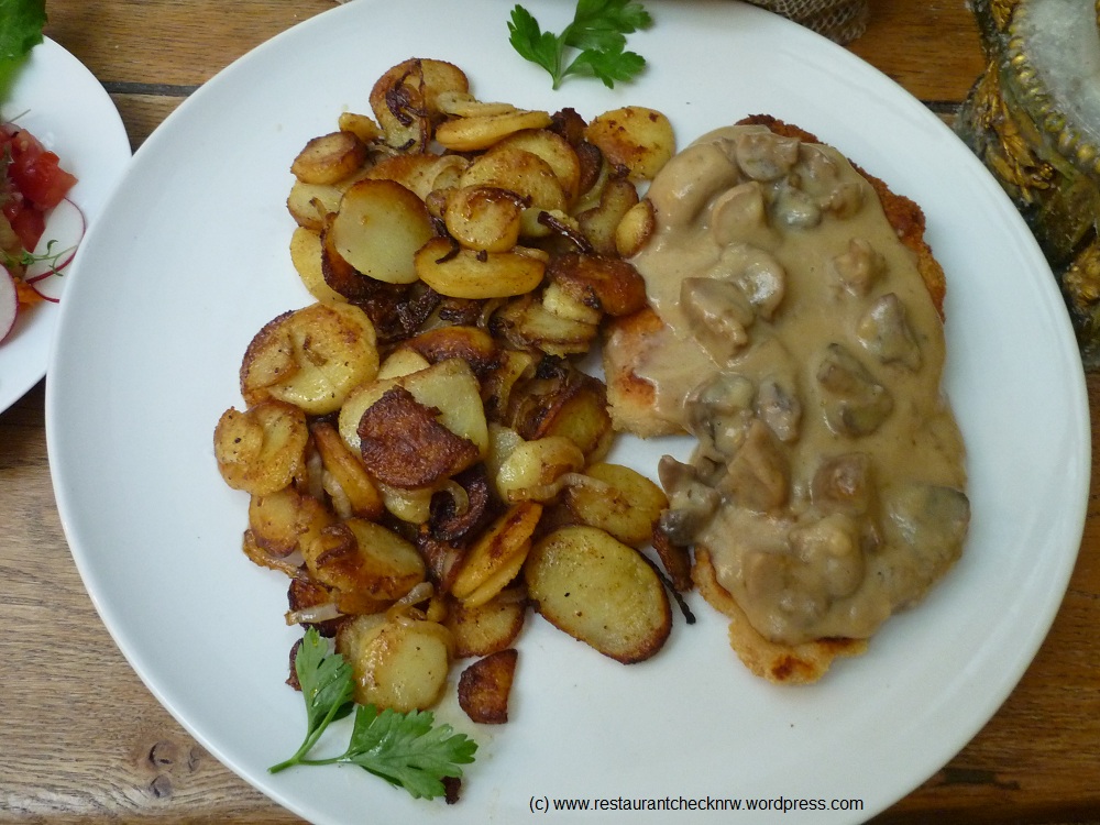 Schweineschnitzel mit Bratkartoffeln (3.8/5)